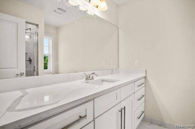 53750 Springdale Street, Macomb, MI 48042