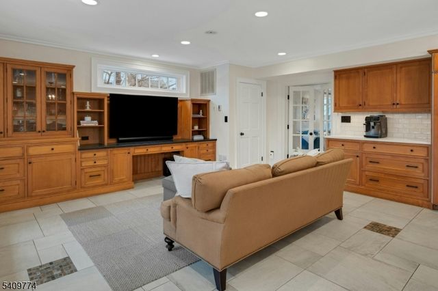 49 Norwood Ave, Summit City, NJ 07901