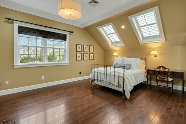 49 Norwood Ave, Summit City, NJ 07901