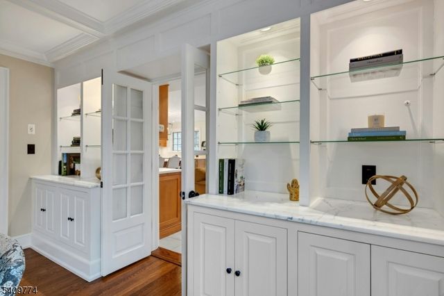 49 Norwood Ave, Summit City, NJ 07901