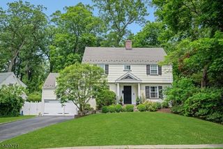 49 Norwood Ave, Summit City, NJ 07901