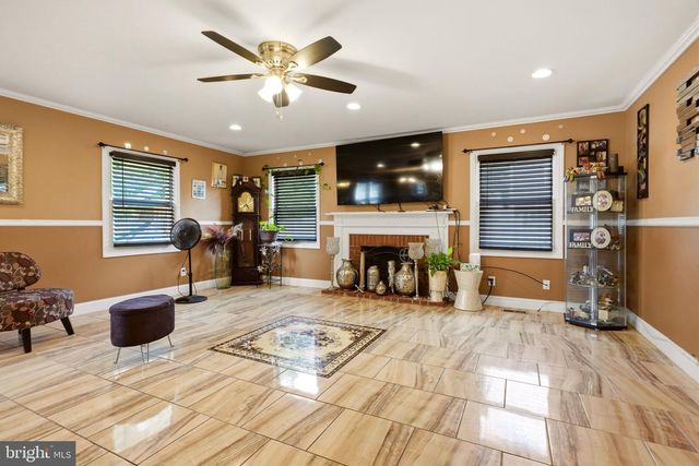 97 TRIANGLE LN, Willingboro, NJ 08046