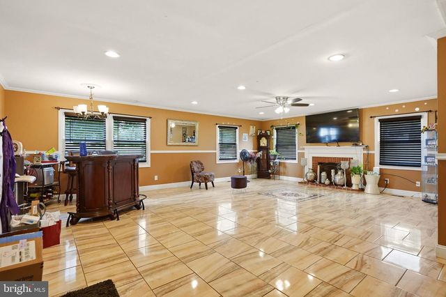 97 TRIANGLE LN, Willingboro, NJ 08046