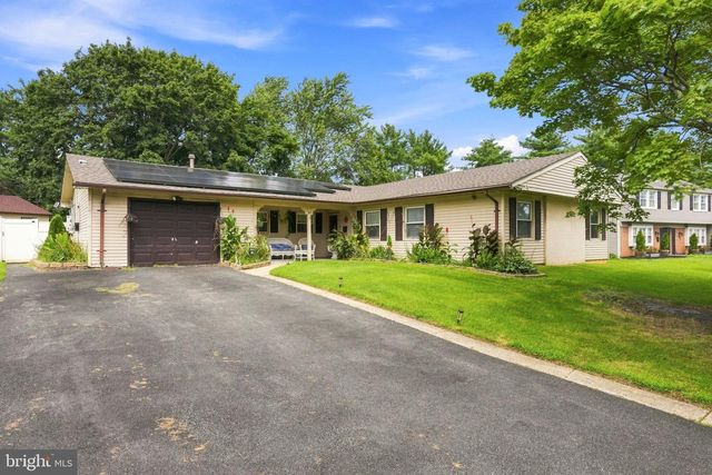 97 TRIANGLE LN, Willingboro, NJ 08046