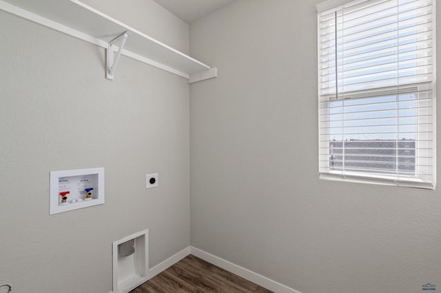 404 HENRY POTTER RD, Box Elder, SD 57719
