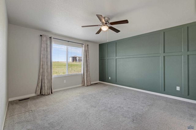 404 HENRY POTTER RD, Box Elder, SD 57719