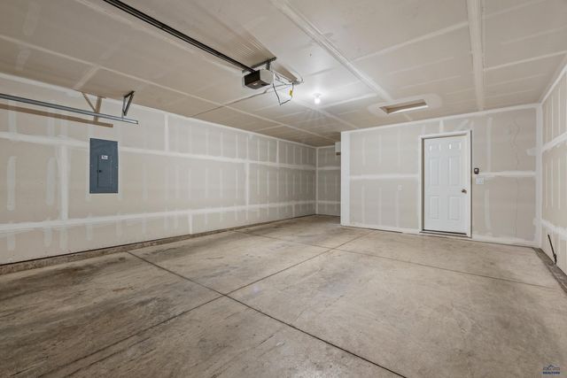 404 HENRY POTTER RD, Box Elder, SD 57719