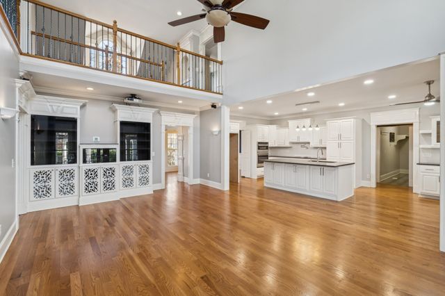 2356 Saint Andrews Dr, Murfreesboro, TN 37128