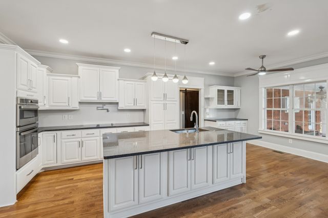 2356 Saint Andrews Dr, Murfreesboro, TN 37128