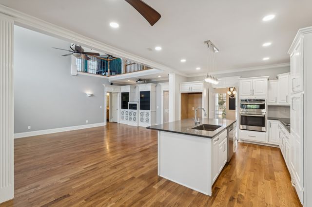 2356 Saint Andrews Dr, Murfreesboro, TN 37128