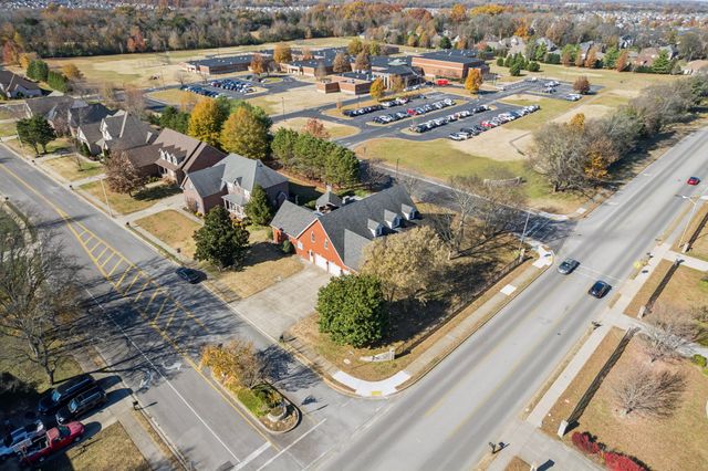 2356 Saint Andrews Dr, Murfreesboro, TN 37128