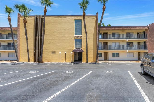 4435 1ST STREET NE 104, St Petersburg, FL 33703