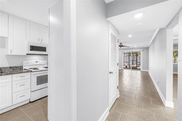 4435 1ST STREET NE 104, St Petersburg, FL 33703