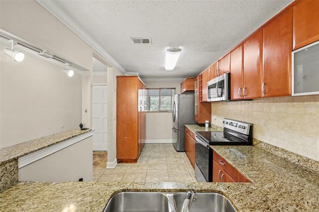 6334 NEWTOWN CIRCLE 34B3, Tampa, FL 33615