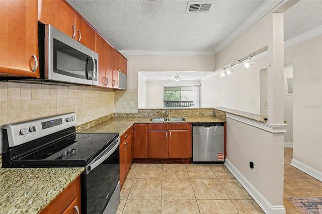 6334 NEWTOWN CIRCLE 34B3, Tampa, FL 33615