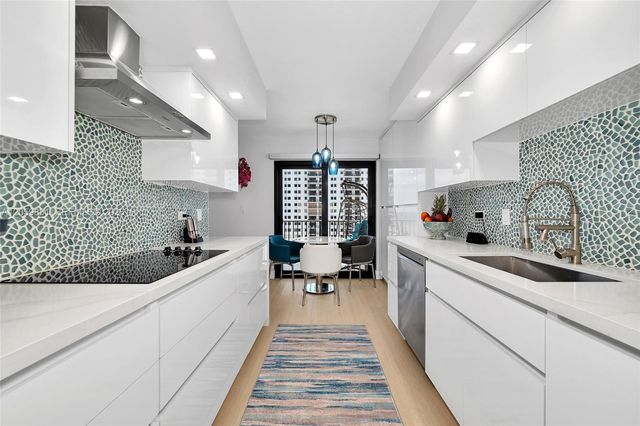 1201 S Ocean Drive 1703N, Hollywood, FL 33019