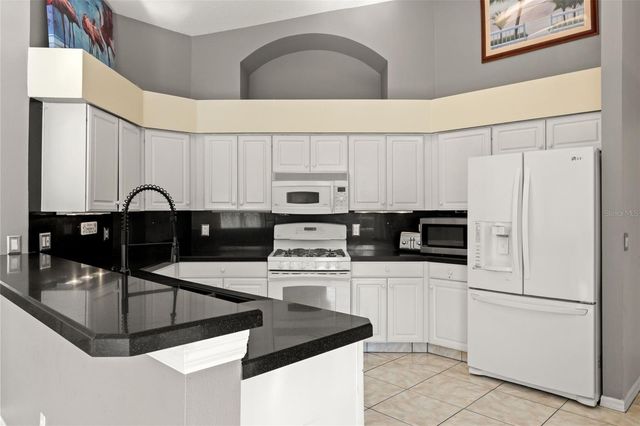 18118 SWEET JASMINE DRIVE, Tampa, FL 33647