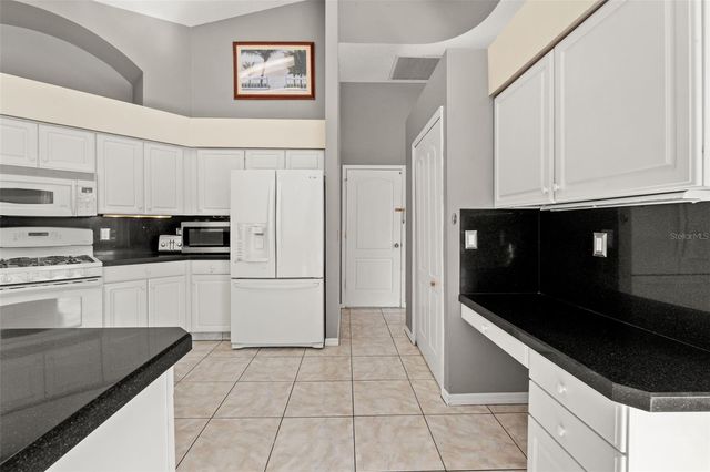 18118 SWEET JASMINE DRIVE, Tampa, FL 33647