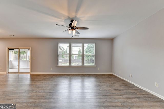 515 Creekshire Circle, Canton, GA 30115