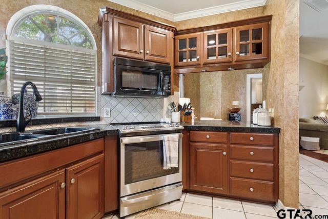 1876 Cedar Spur, Tyler, TX 75703