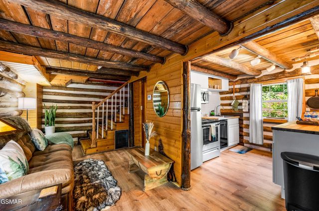 2338 Jims Way, Sevierville, TN 37876