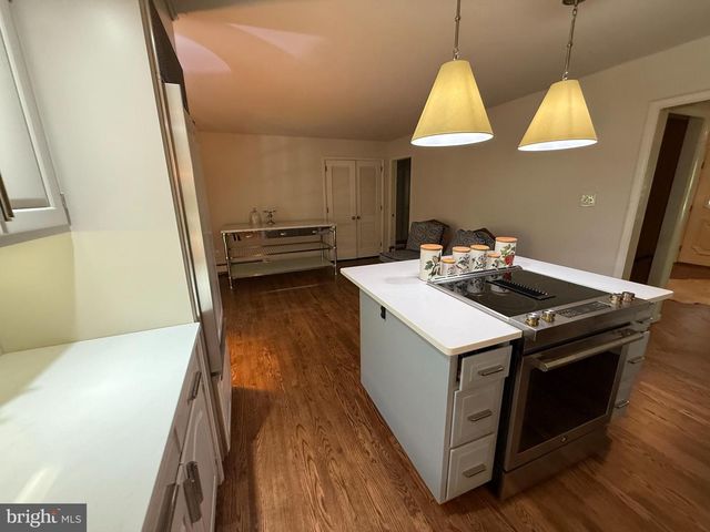 1202 OLD MILL RD RD, Reading, PA 19610