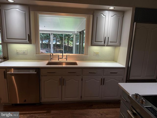 1202 OLD MILL RD RD, Reading, PA 19610