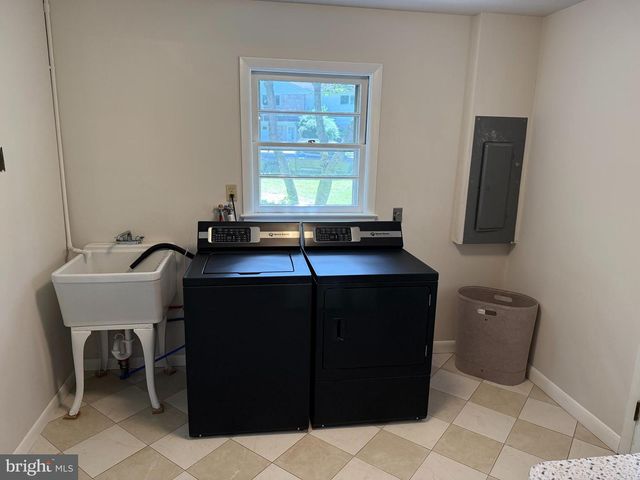 1202 OLD MILL RD RD, Reading, PA 19610