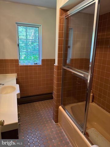 1202 OLD MILL RD RD, Reading, PA 19610