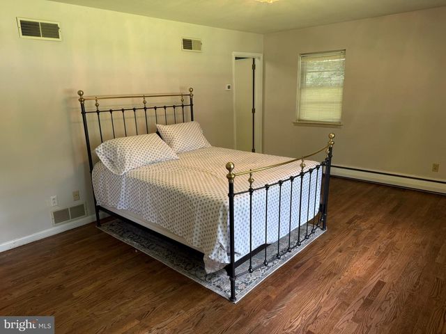 1202 OLD MILL RD RD, Reading, PA 19610