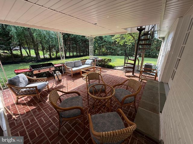 1202 OLD MILL RD RD, Reading, PA 19610