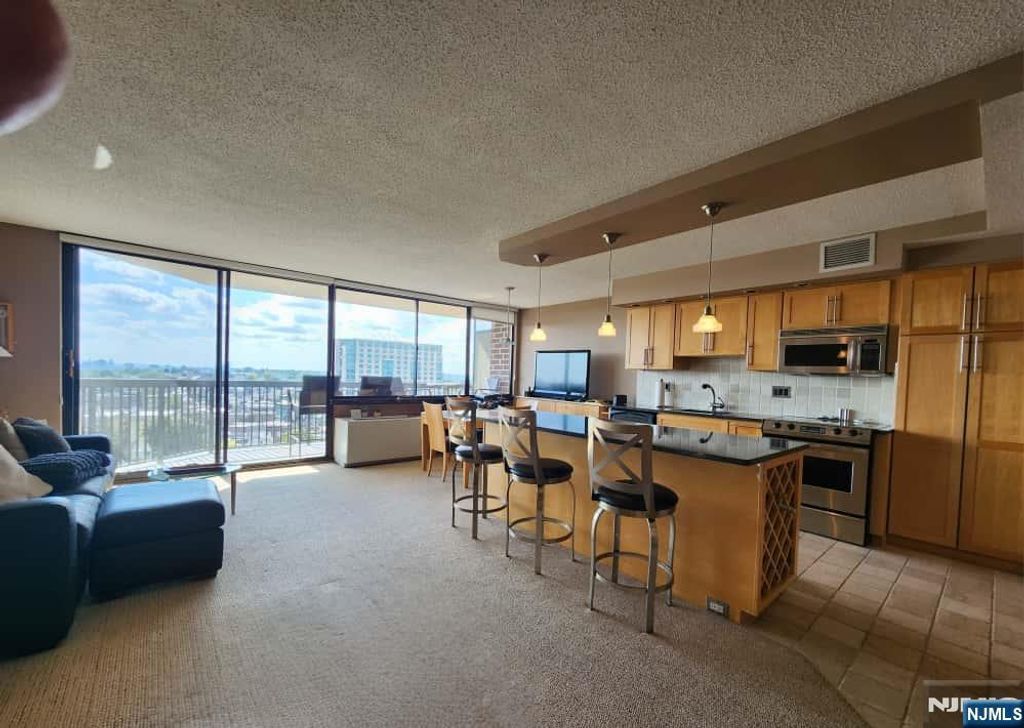 770 Anderson Avenue 14P, Cliffside Park, NJ 07010