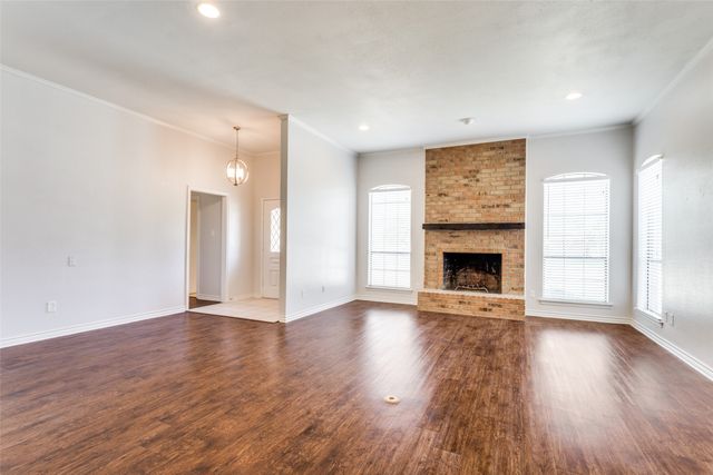 5401 Ledgestone Drive, Fort Worth, TX 76132