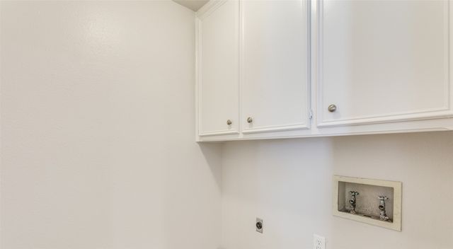 5401 Ledgestone Drive, Fort Worth, TX 76132
