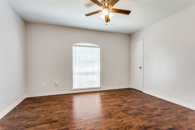 5401 Ledgestone Drive, Fort Worth, TX 76132