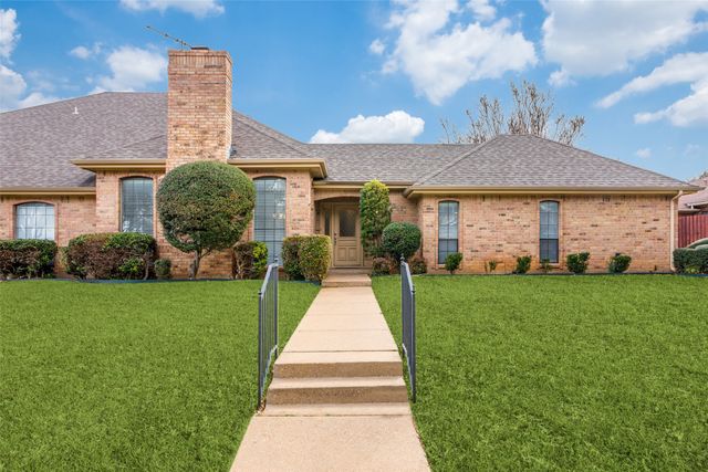 5401 Ledgestone Drive, Fort Worth, TX 76132