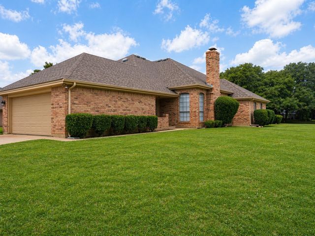 5401 Ledgestone Drive, Fort Worth, TX 76132
