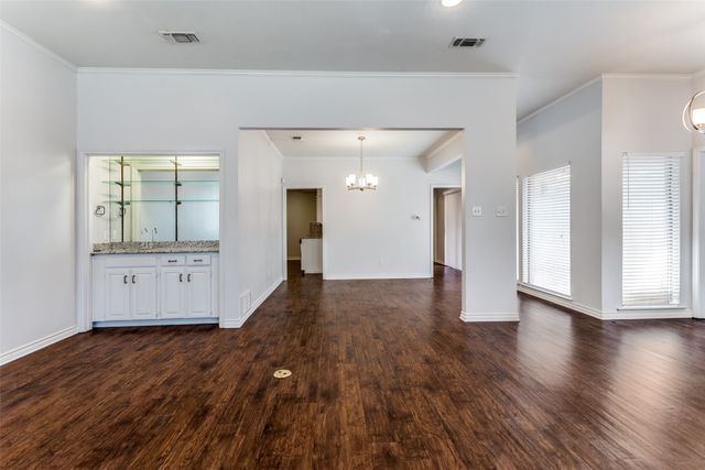5401 Ledgestone Drive, Fort Worth, TX 76132