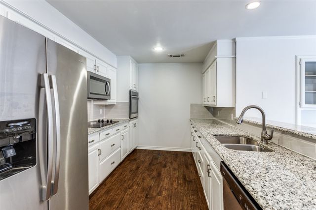 5401 Ledgestone Drive, Fort Worth, TX 76132