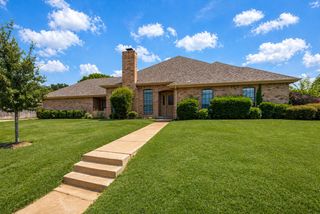 5401 Ledgestone Drive, Fort Worth, TX 76132