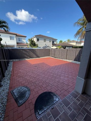 904 SW 154th Path 0, Miami, FL 33194