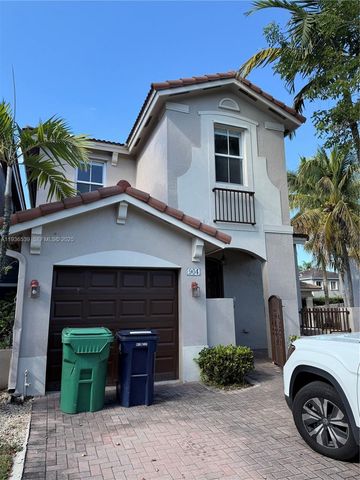 904 SW 154th Path 0, Miami, FL 33194