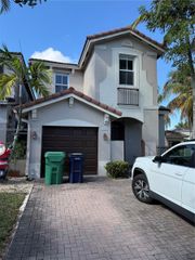 904 SW 154th Path 0, Miami, FL 33194