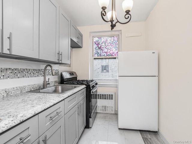 6535 Broadway 2E, Bronx, NY 10471