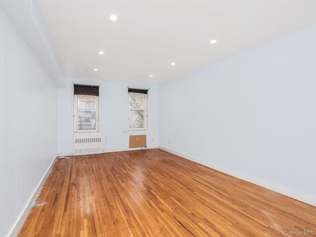 6535 Broadway 2E, Bronx, NY 10471