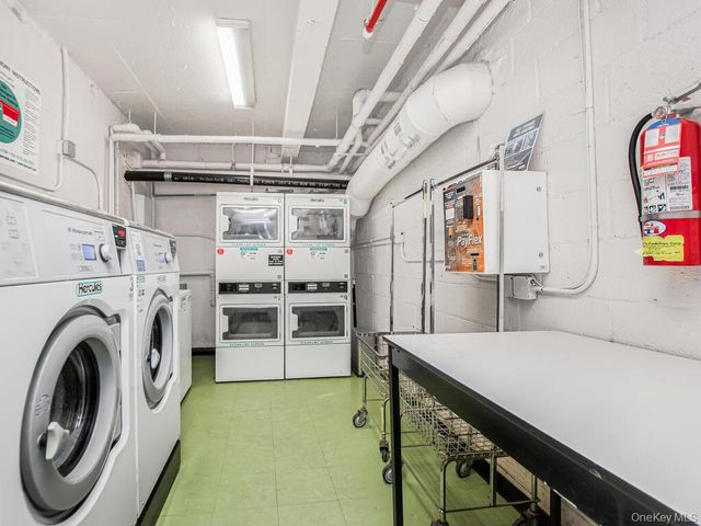 6535 Broadway 2E, Bronx, NY 10471
