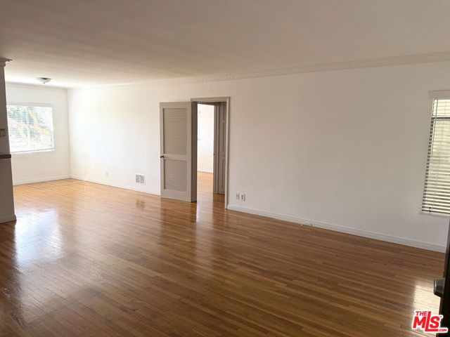 1225 Sunset Plaza Drive 2, West Hollywood, CA 90069