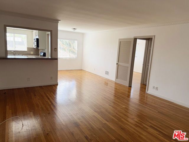 1225 Sunset Plaza Drive 2, West Hollywood, CA 90069