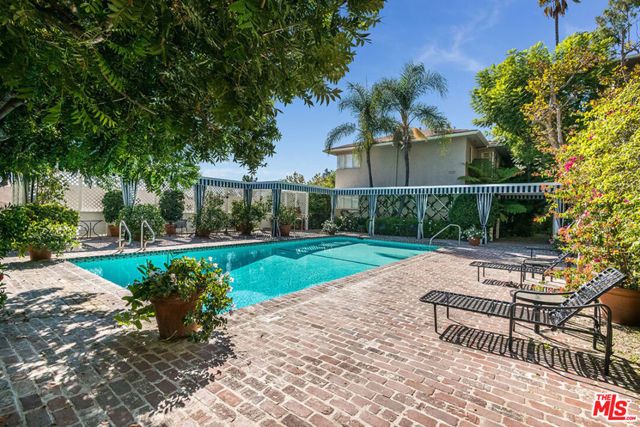 1225 Sunset Plaza Drive 2, West Hollywood, CA 90069