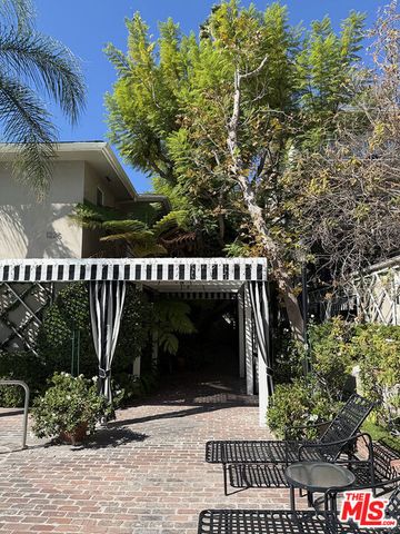 1225 Sunset Plaza Drive 2, West Hollywood, CA 90069